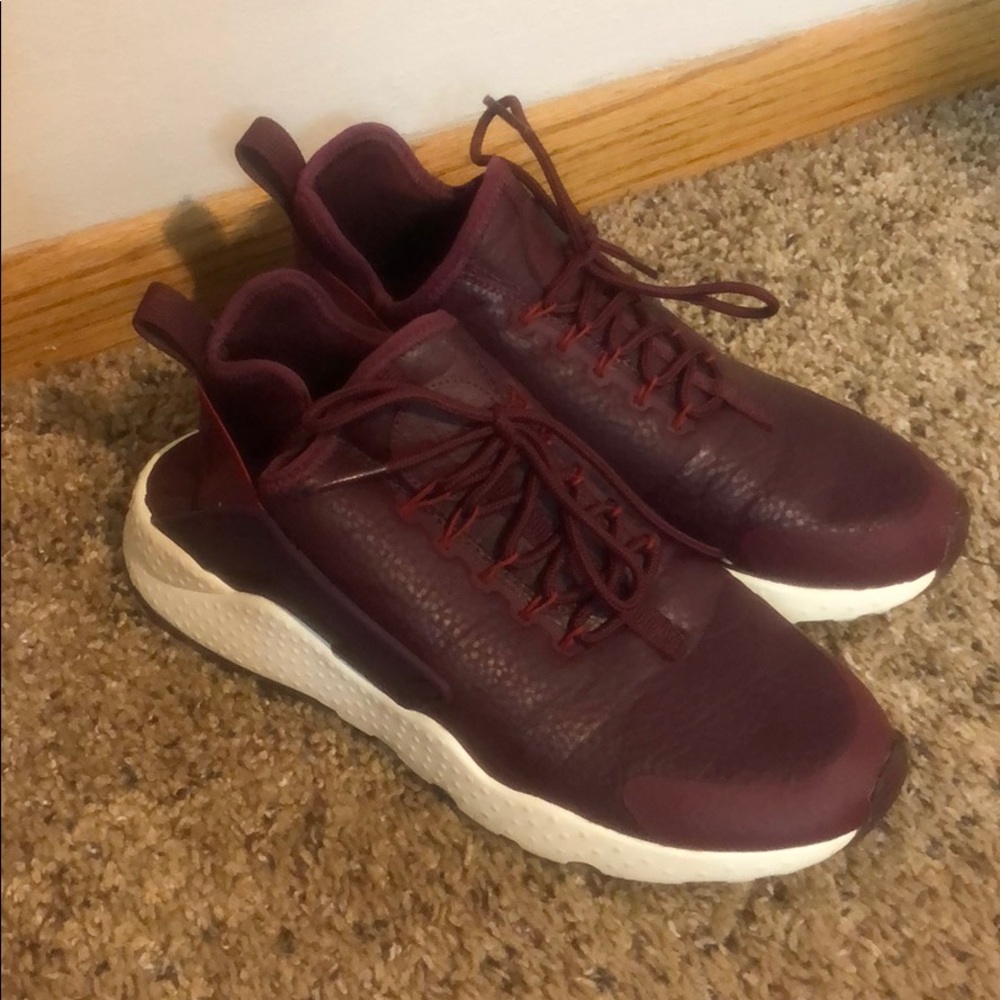 Nike Sneakers Size 8